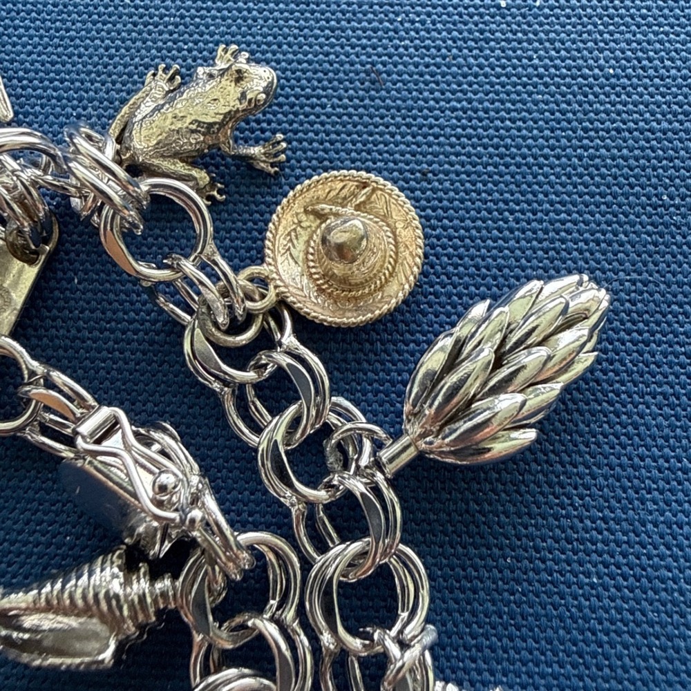 Vtg 925 Sterling Silver Charm Bracelet Frog Cactus Sewing Shell Sombrero Chunky - Picture 4 of 16